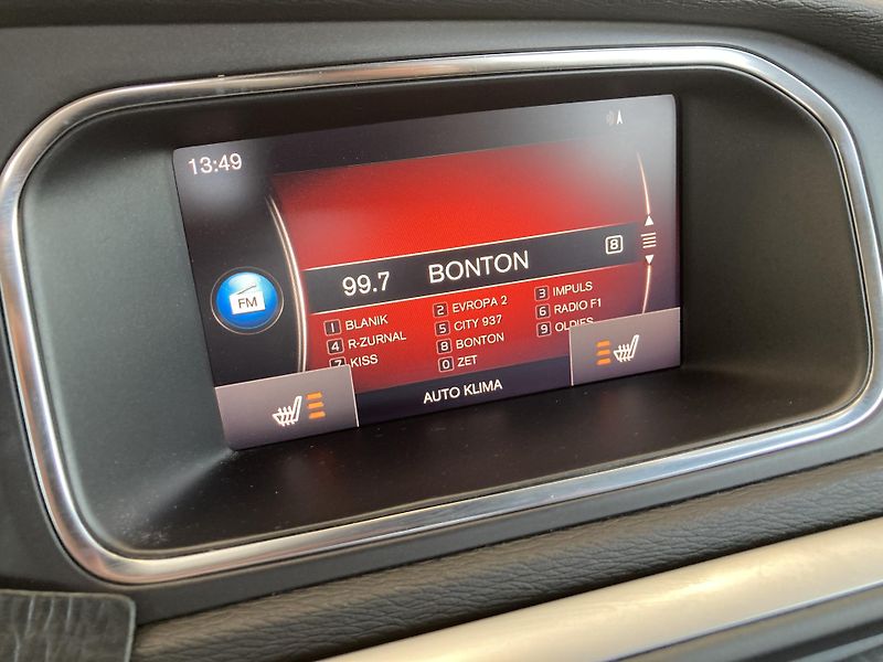 Volvo V40 CROSS COUNTRY T4  - REZERVACE - fotka 27 z 43