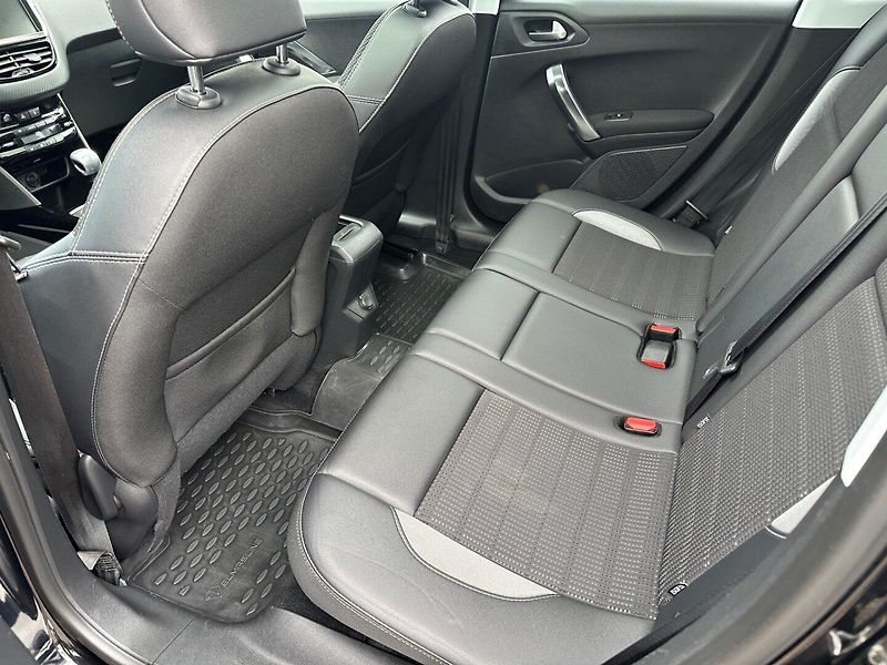 Peugeot 2008 (2017) 1.6Hdi 88kw Allure - fotka 11 z 24