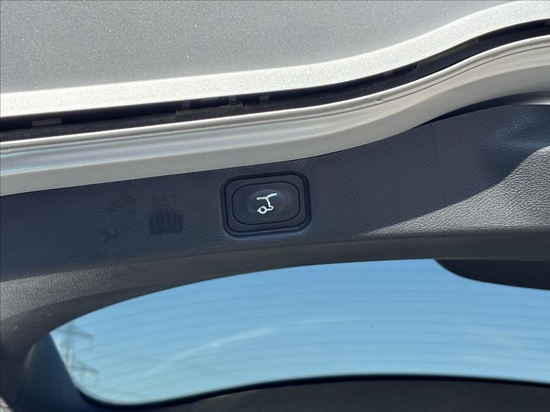 Ford Galaxy 2,5 Hybrid eCVT Titanium 140kW - fotka 12 z 37