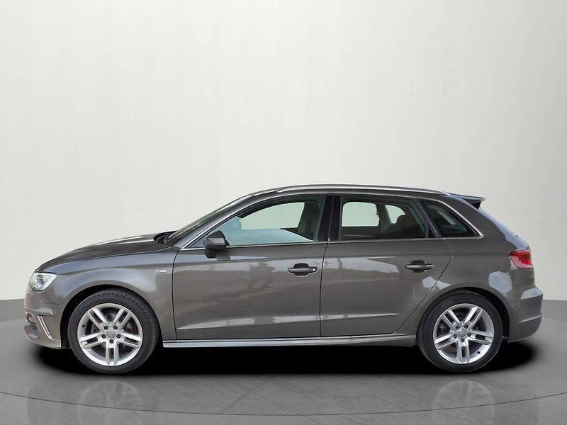 Audi A3 1.4TSI 110kW DSG Sline Xenon - fotka 2 z 26