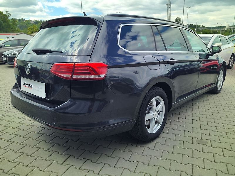 Volkswagen Passat 2.0 TDi/110kW Comfortline DSG - fotka 5 z 32