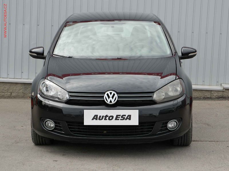 Volkswagen Golf (2010) 1.6TDi, Highline, DSG - fotka 2 z 18