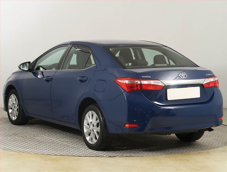 Toyota Corolla (2014) 1.6 Valvematic, Tempomat - fotka 4 z 17