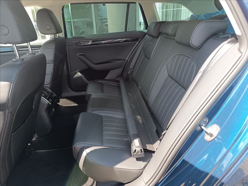 Škoda Superb 2,0 TDi, DSG Laurin & Klement - fotka 11 z 25