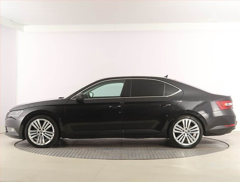 Škoda Superb (2015) Style 2.0 TDI, Automat, Kůže - fotka 3 z 27