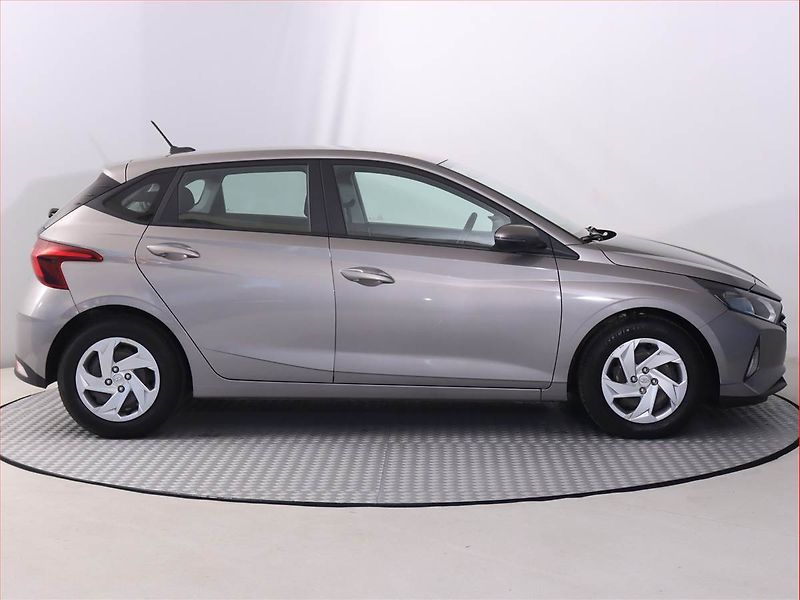 Hyundai i20 (2022) 1.0 T-GDI, Automat, Serv.kniha - fotka 6 z 19