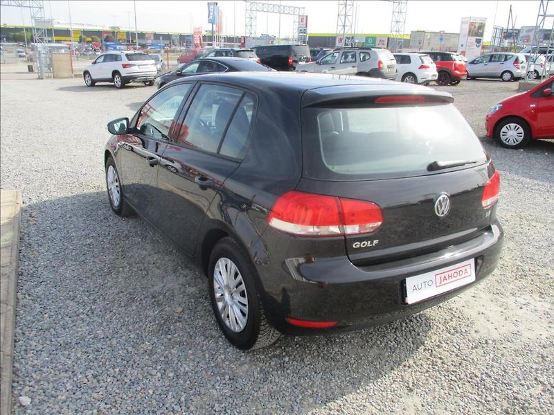 Volkswagen Golf 1,6 i, klima,serviska,1.maj., - fotka 6 z 39