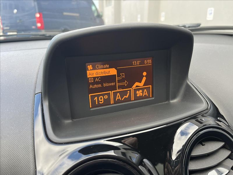 Opel Corsa 1,2 16V  Edition 111 AT - fotka 14 z 30