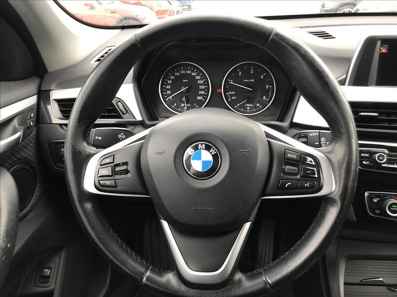 BMW X1 2,0   XDRIVE 4x4 - fotka 10 z 19
