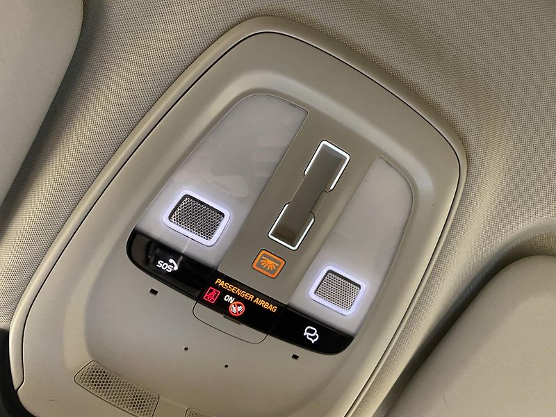 Volvo V60 T6 RECHARGE BRIGHT REZERVACE - fotka 33 z 57