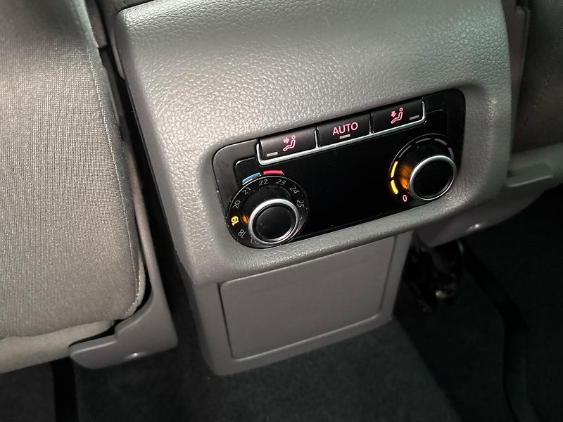 Seat Alhambra Style, 7 míst - fotka 22 z 31