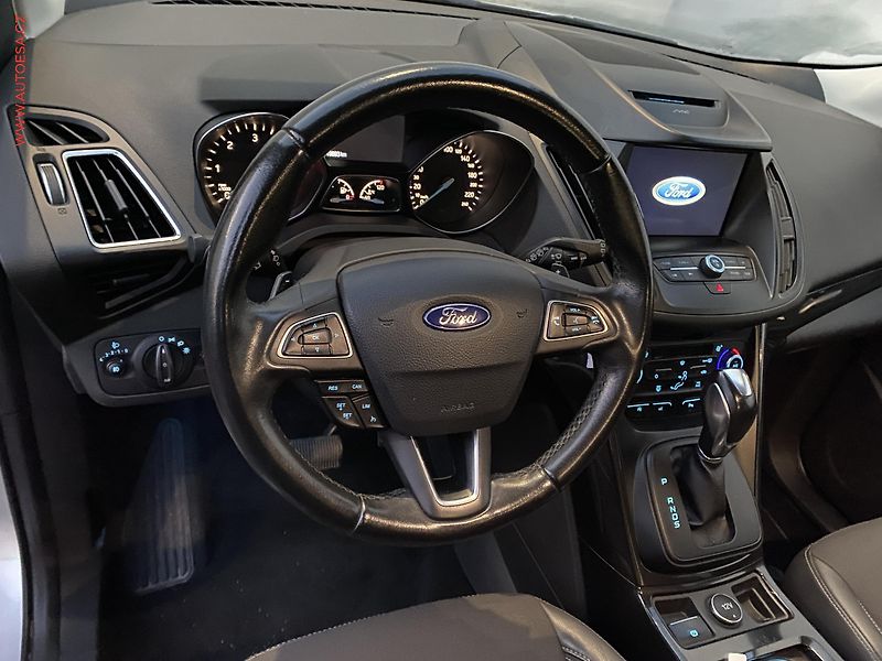 Ford Kuga (2018) 2.0 TDCi 4x4, Titanium, AT - fotka 12 z 17