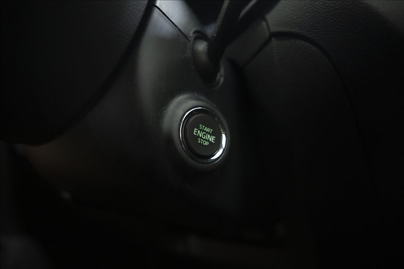 Škoda Octavia 2,0 TDI NAVI KEYLESS VÝHŘEV ČR - fotka 35 z 41