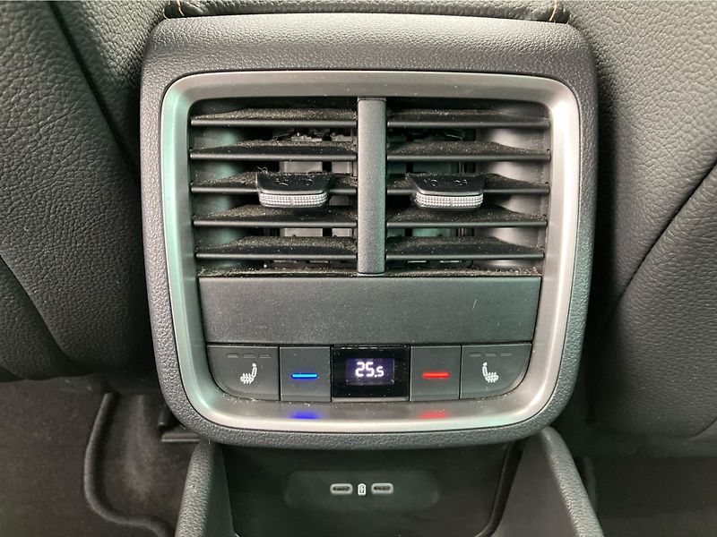 Škoda Octavia 2.0TDI 110 kW DSG TOP SELECTIO - fotka 25 z 30