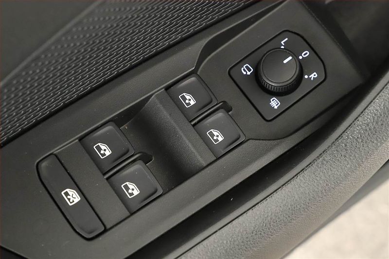 Škoda Octavia (2025) 1.5 eTSI mHEV, SELECTION - fotka 18 z 20