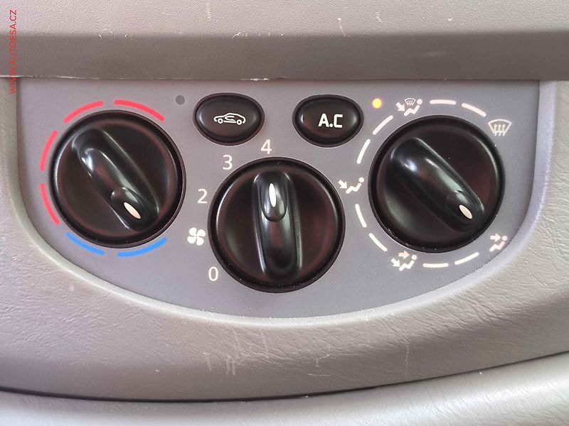 Opel Vivaro (2009) 2.5CDTi WESTFALIA, Life, TZ - fotka 18 z 24