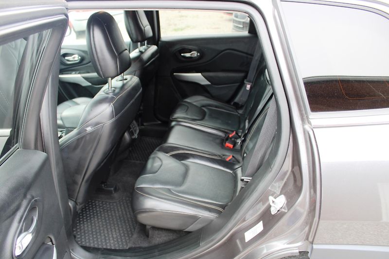 Jeep Cherokee (2018) 2,2 MJT 4X4 LIMITED KŮŽE NAVI  - fotka 10 z 22