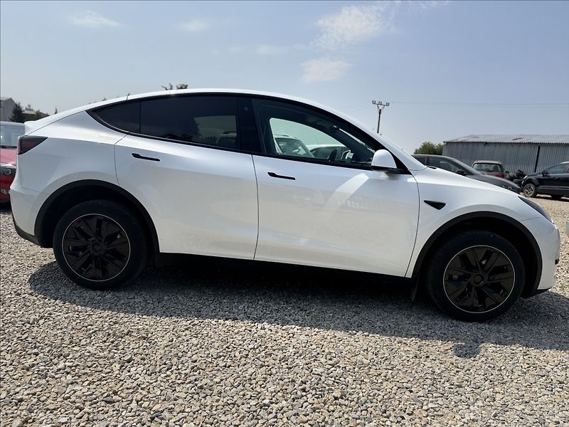 Tesla Model Y 0,0 220kW NOVÉ V ČR DPH 38tKm - fotka 4 z 34