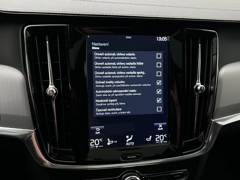 Volvo V90 CC D5 AWD PRO AUT - fotka 34 z 41
