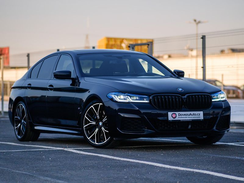 BMW Řada 5 M550i xDrive, DPH, SEDAN - fotka 29 z 46