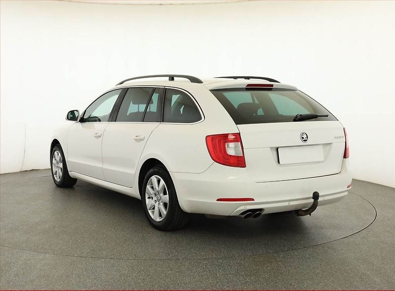 Škoda Superb (2012) 2.0 TDI, Serv.kniha, Xenony - fotka 4 z 16