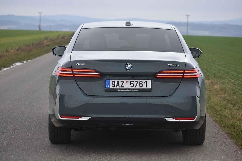 Nové BMW 5 je určeno ke klidnějšímu cestování