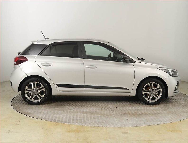 Hyundai i20 (2020) 1.2, ČR,1.maj, Serv.kniha - fotka 6 z 18