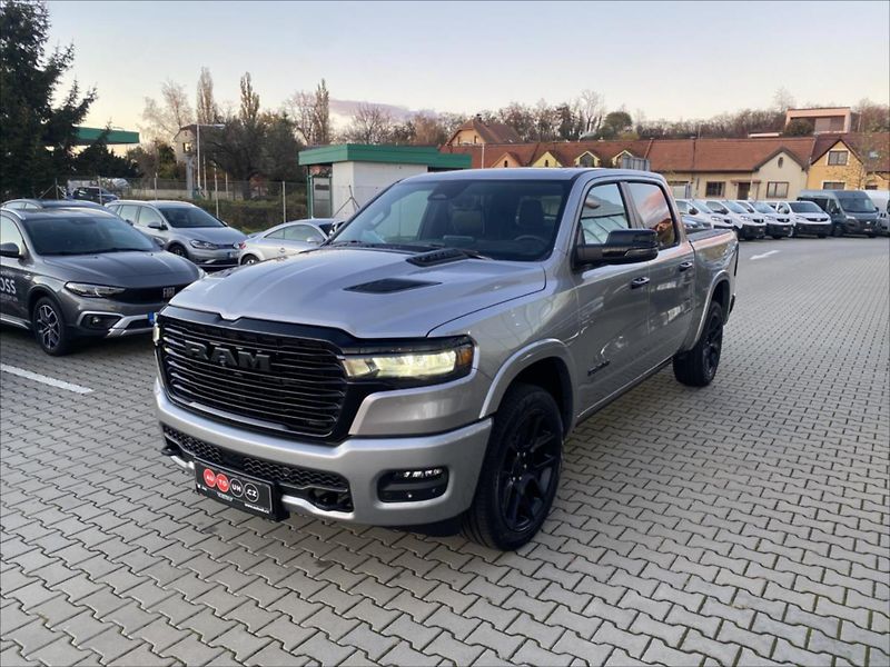 Dodge RAM (2025) 3,0 R6 LPG R6 Laramie Night - fotka 6 z 24