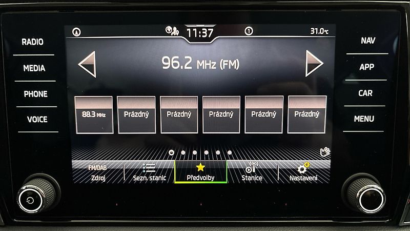 Škoda Karoq 2.0 TDI Ambition - fotka 11 z 25