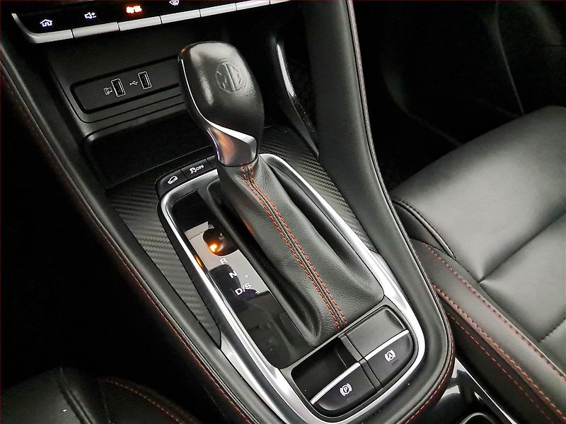 MG ZS (2023) 1.0 Turbo, Automat, ČR,1.maj - fotka 13 z 17