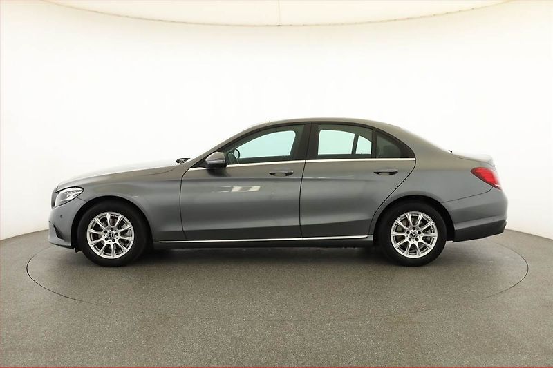 Mercedes-Benz Třídy C (2020) C 200 d, Navi, Tempomat - fotka 3 z 21