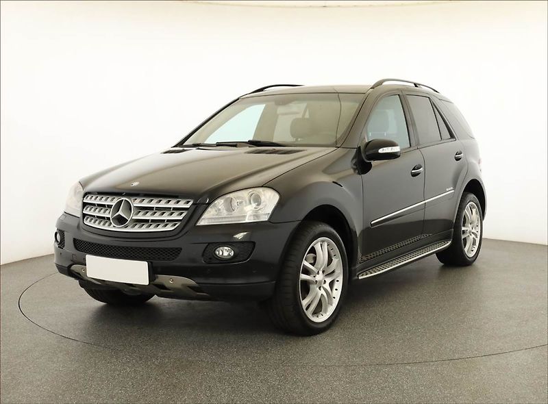 Mercedes-Benz Třídy M (2008) ML 320 CDI , 4X4, Automat - fotka 2 z 15