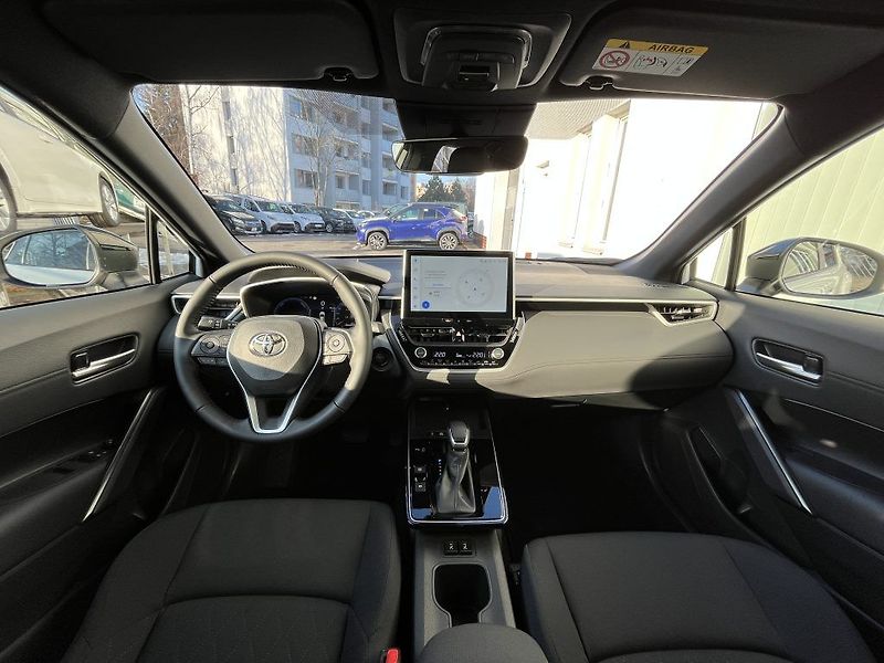 Toyota Corolla Cross 1.8L HEV Style - fotka 28 z 29