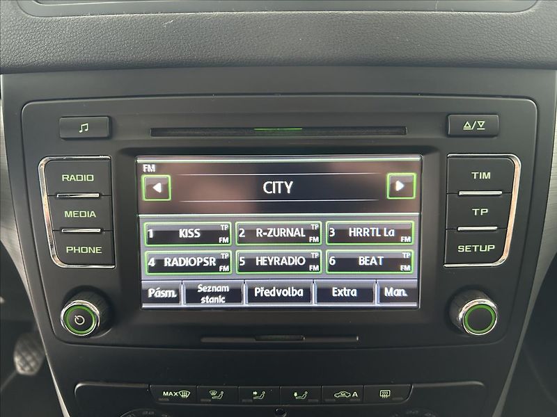 Škoda Yeti 2,0   TDI,4x4,1.MAJITEL,SERVIS - fotka 13 z 21