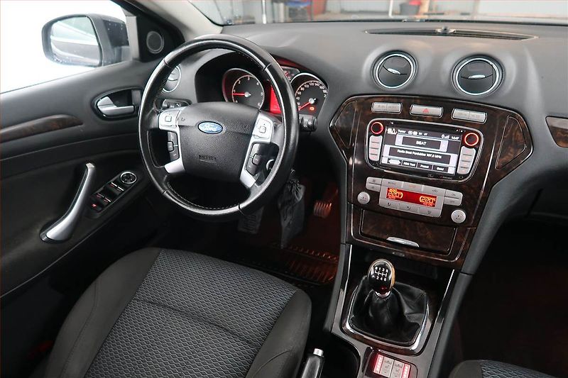 Ford Mondeo (2009) 2.0 TDCi, Navi, Tempomat - fotka 7 z 22