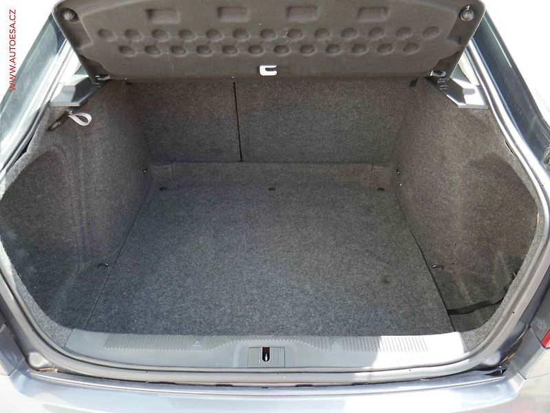 Škoda Octavia (2009) 1.4TSi, 1.maj, Ambiente - fotka 7 z 17