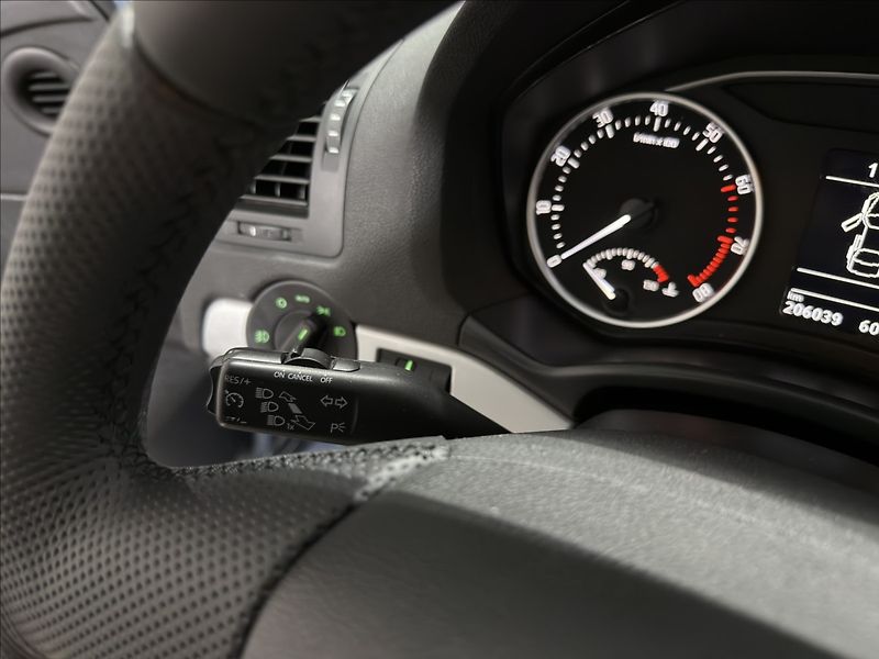 Škoda Octavia 1,4   TSI STYLE XENON SERVIS - fotka 11 z 35