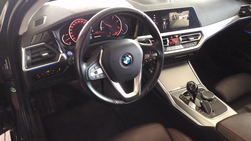 BMW Řada 3 (2020) 320D,XDRIVE,FULL,LED,TAŽNÝ,TOP - fotka 26 z 42