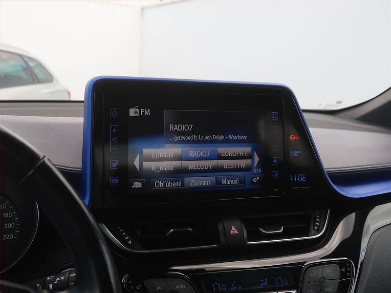 Toyota C-HR (2017) 1.8 Hybrid, Automat - fotka 16 z 18