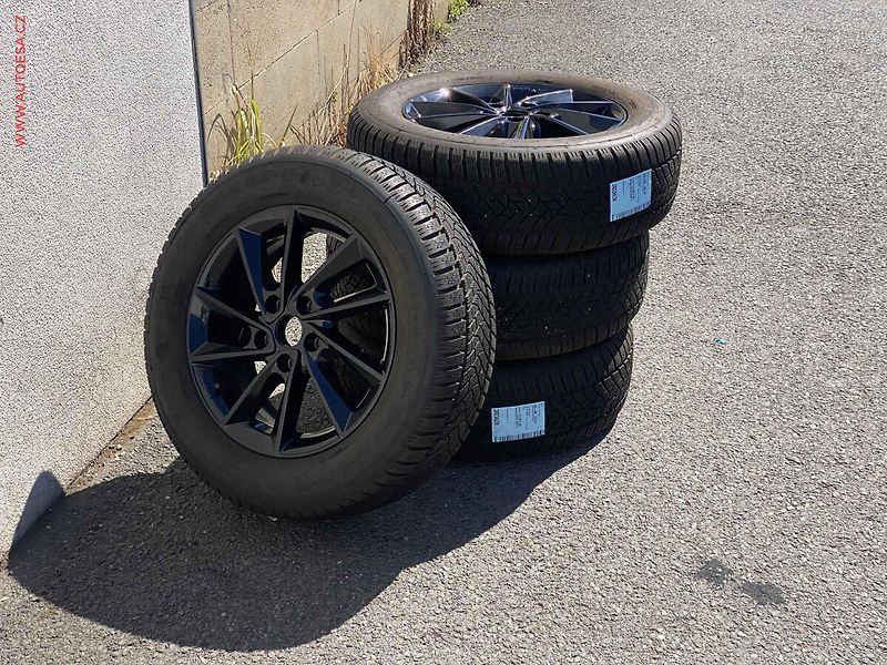 Škoda Karoq (2018) 1.5 TSi, Style, DSG, LED - fotka 21 z 21