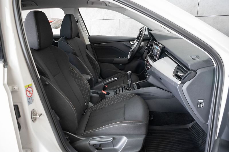 Škoda Scala 1.6 TDI DRIVE 125 YEARS*ČR 1.M - fotka 11 z 37