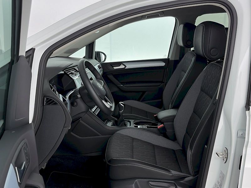 Volkswagen Touran (2025) Comfortline GOAL 1.5 TSI 110kW - fotka 7 z 32