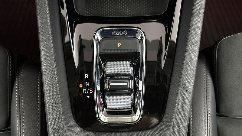 Škoda Octavia 2.0 TDI DSG 4x4 Scout Combi - fotka 27 z 33