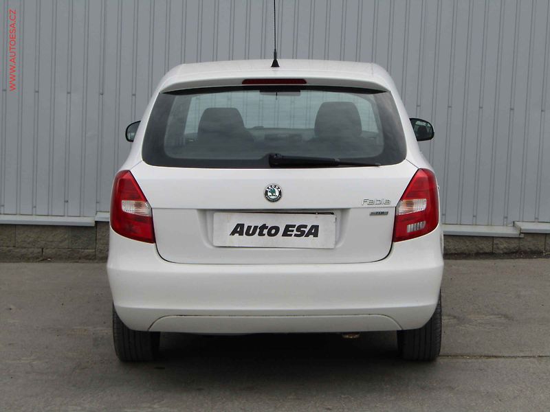 Škoda Fabia (2011) 1.6 TDi, ČR, servis.kniha, AC - fotka 5 z 15