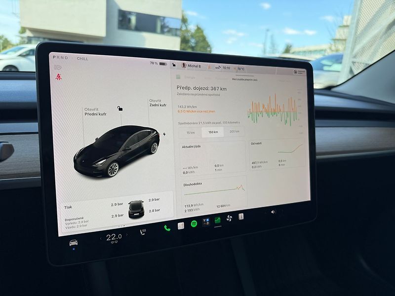 Tesla Model 3 Long Range AWD - fotka 25 z 38