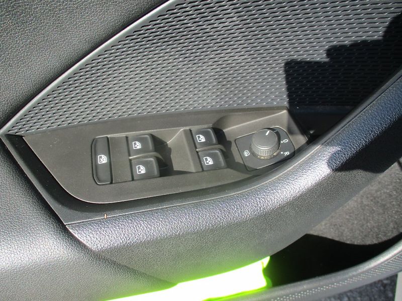 Škoda Octavia kombi AMBITION, 2.0 TDI 85kw - fotka 9 z 24