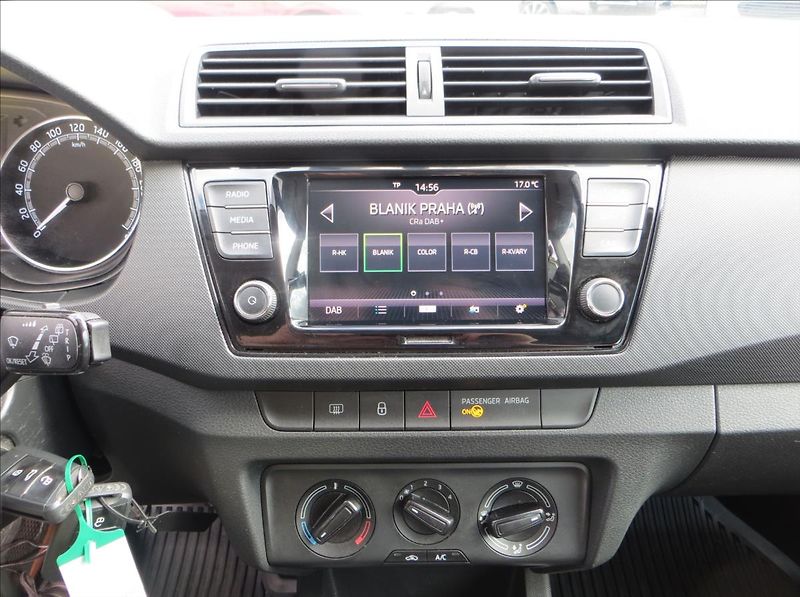 Škoda Fabia 1,0 TSI Ambition ČR - fotka 13 z 19