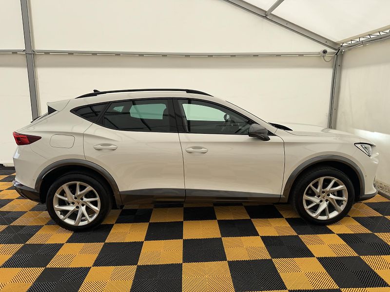Cupra Formentor 1.5Tsi*CZ*DPH*1-MAJ*ZARUKA* - fotka 7 z 43