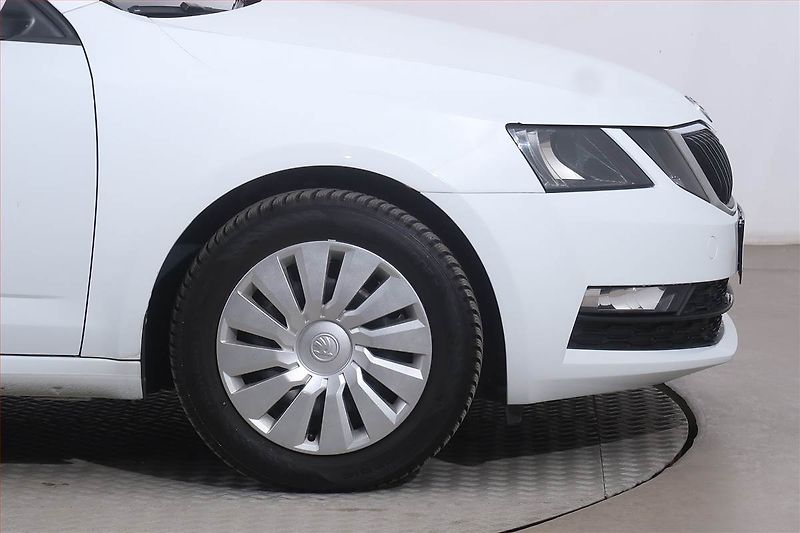 Škoda Octavia (2017) 1.6 TDI, Automat, Navi - fotka 15 z 23