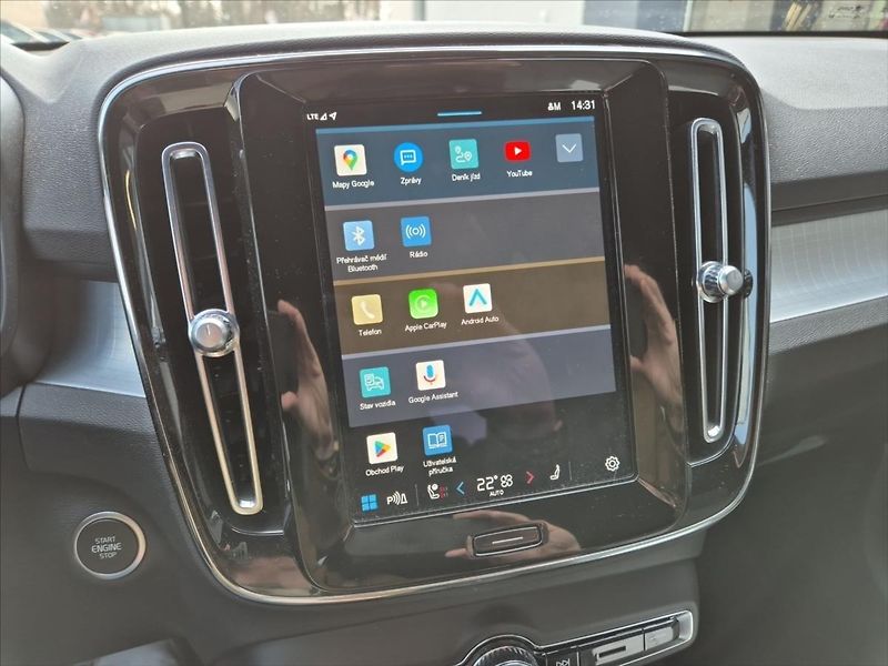 Volvo XC40 2,0 B3 Core - fotka 16 z 16